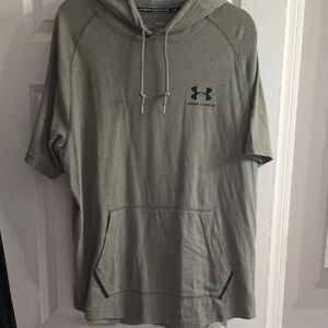Under Armour Men's Green Short Sleeve Hoodie
